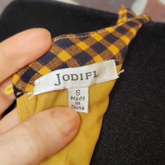 NWOT Yellow Off Shoulder Ruffle Dress Size Small - Picture 8 of 10